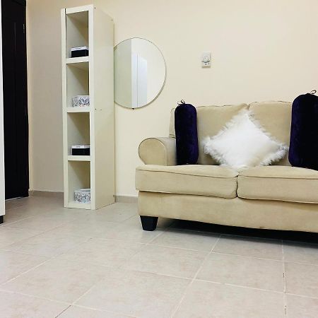 Nash Guest House Females Only Dubai Dış mekan fotoğraf
