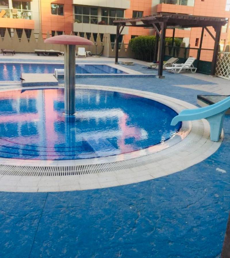 Nash Guest House Females Only Dubai Dış mekan fotoğraf