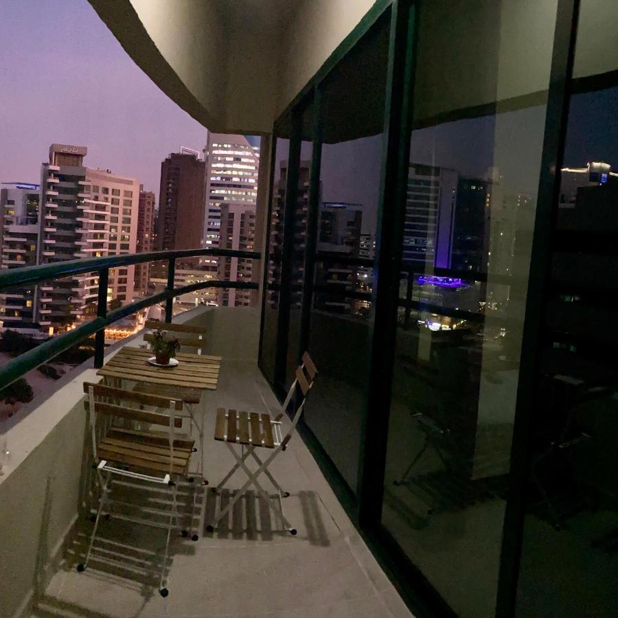 Nash Guest House Females Only Dubai Dış mekan fotoğraf
