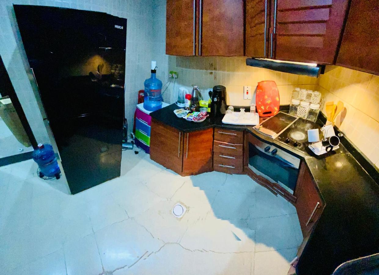 Nash Guest House Females Only Dubai Dış mekan fotoğraf