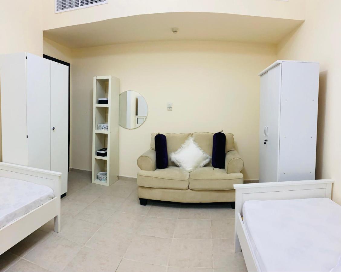 Nash Guest House Females Only Dubai Dış mekan fotoğraf