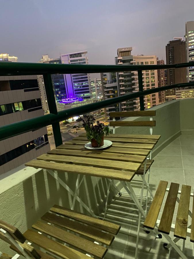 Nash Guest House Females Only Dubai Dış mekan fotoğraf