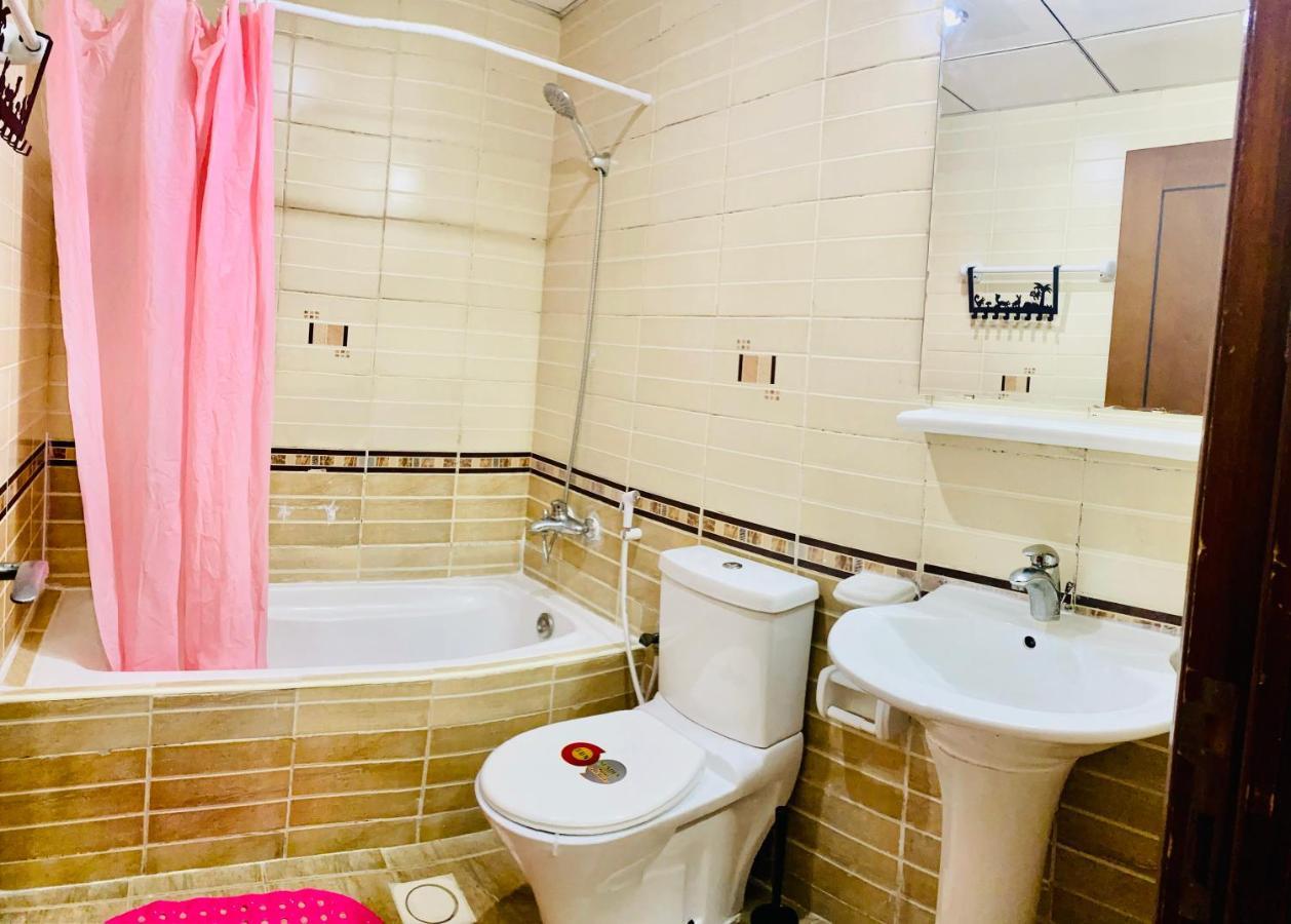 Nash Guest House Females Only Dubai Dış mekan fotoğraf