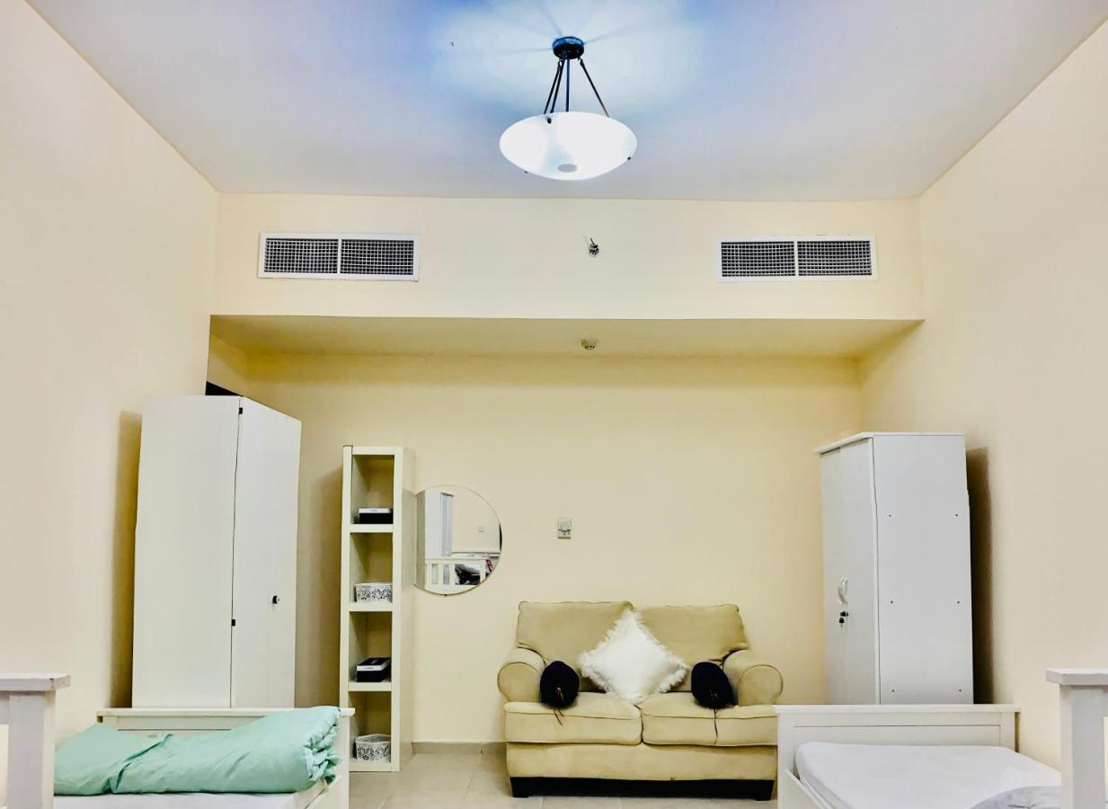 Nash Guest House Females Only Dubai Dış mekan fotoğraf