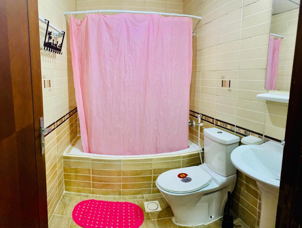 Nash Guest House Females Only Dubai Dış mekan fotoğraf