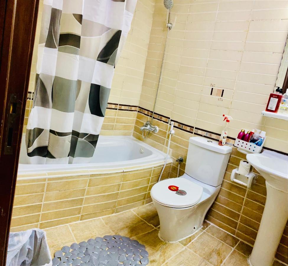 Nash Guest House Females Only Dubai Dış mekan fotoğraf