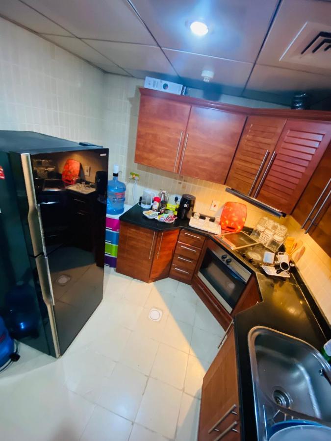 Nash Guest House Females Only Dubai Dış mekan fotoğraf